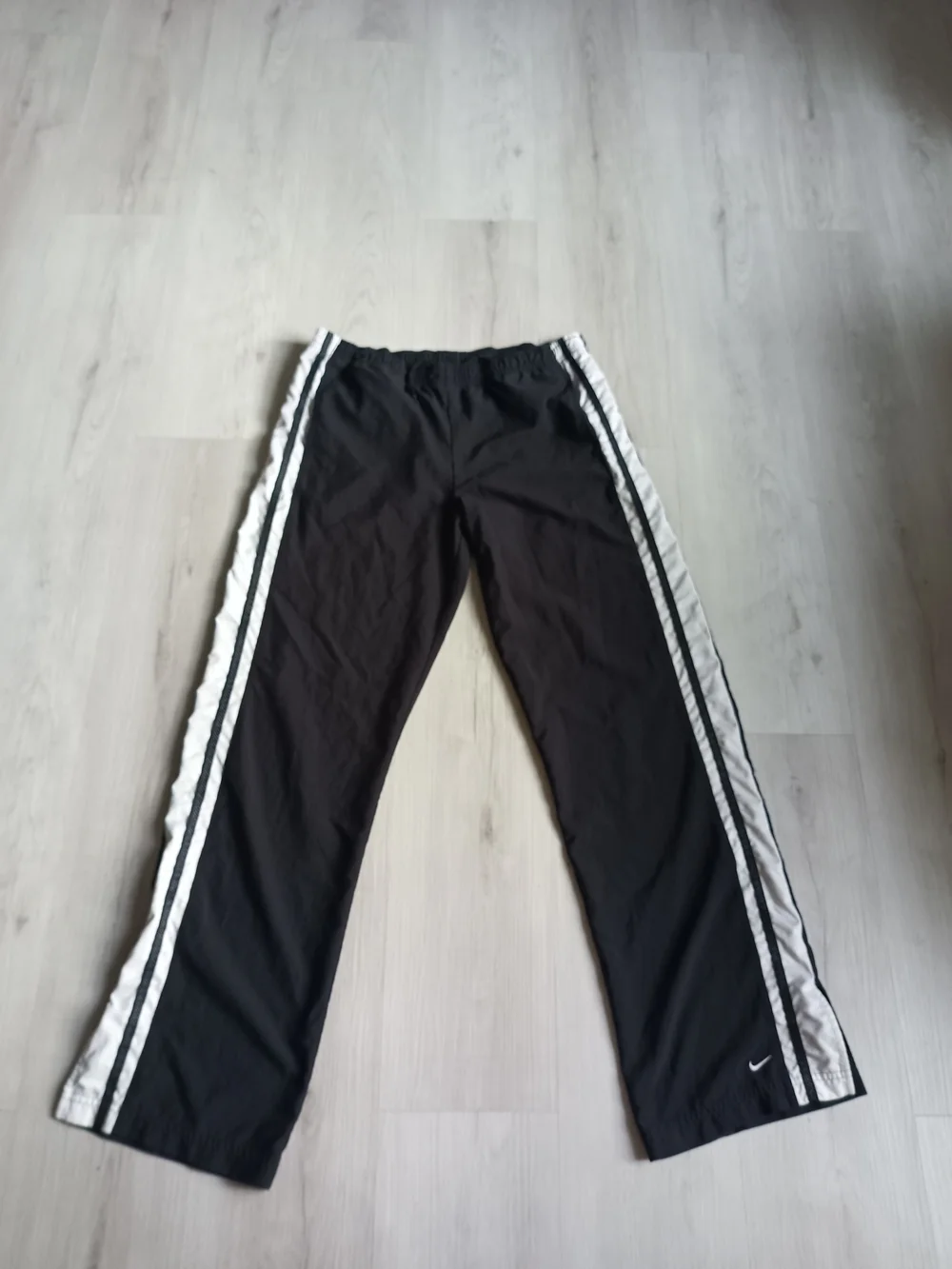 Nike classic black